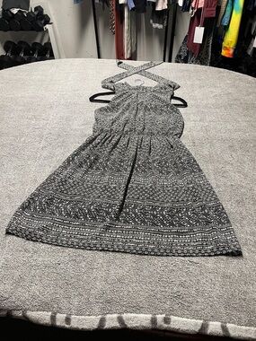 Forever 21 Black and White Printed Midi Dress